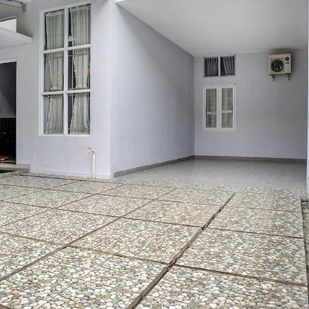 Oyo 3690 Wisma Yani Syariah Padang  Luaran gambar