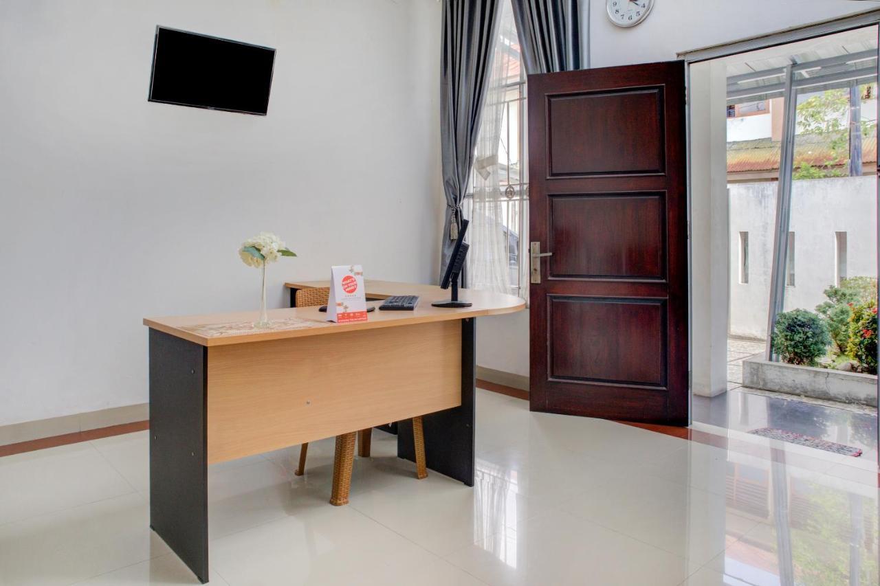 Oyo 3690 Wisma Yani Syariah Padang  Luaran gambar