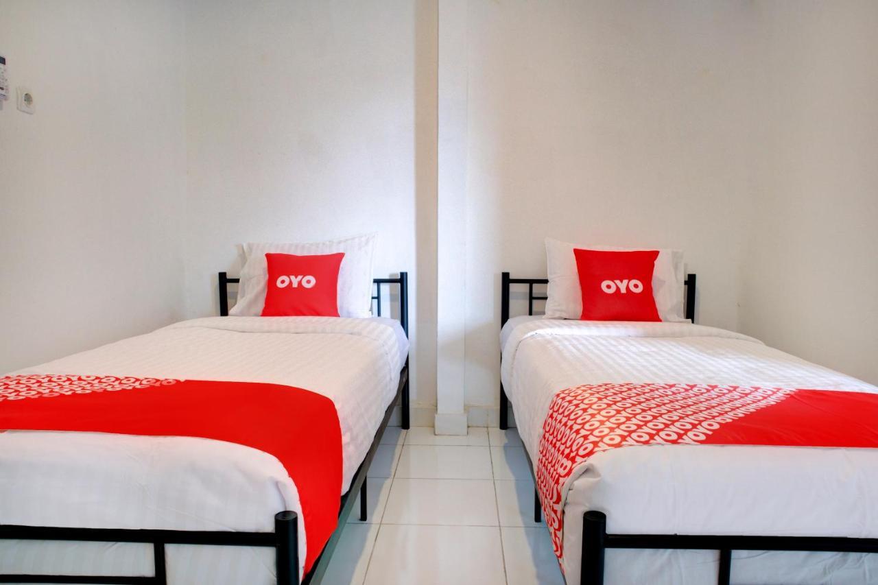 Oyo 3690 Wisma Yani Syariah Padang  Luaran gambar