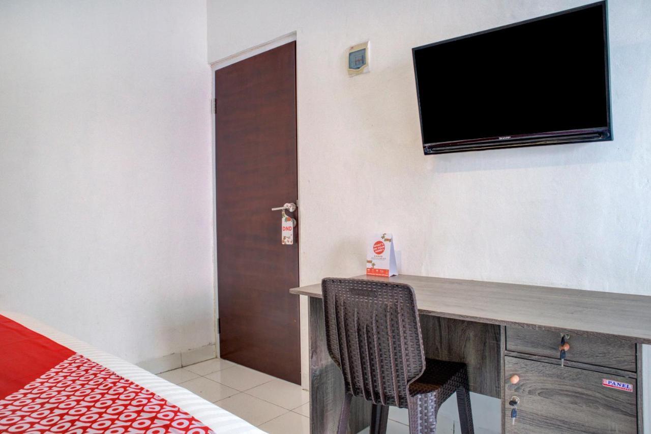 Oyo 3690 Wisma Yani Syariah Padang  Luaran gambar