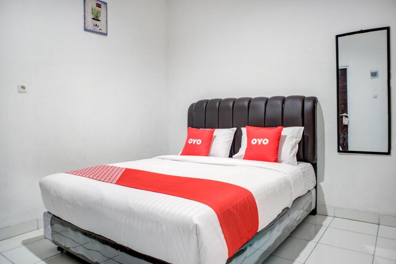 Oyo 3690 Wisma Yani Syariah Padang  Luaran gambar