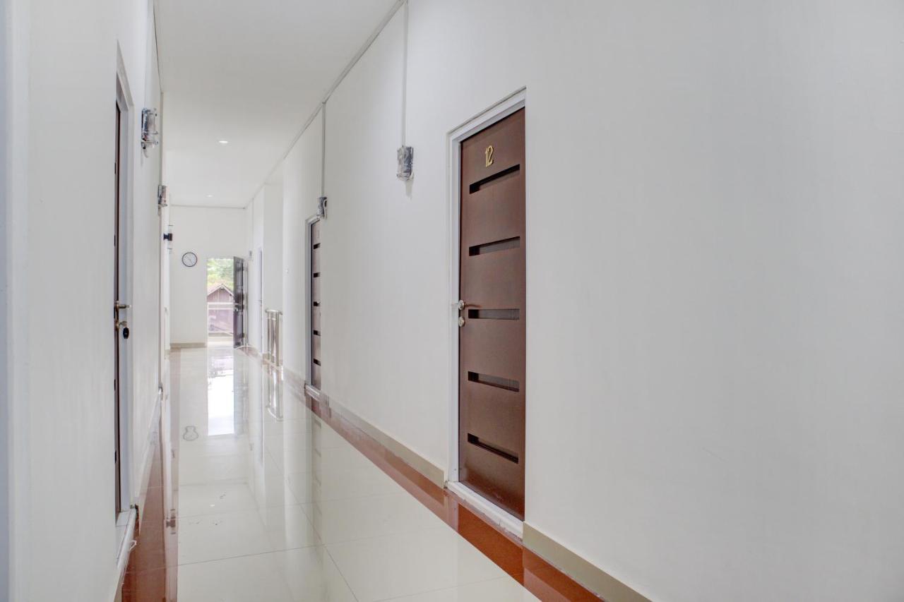Oyo 3690 Wisma Yani Syariah Padang  Luaran gambar