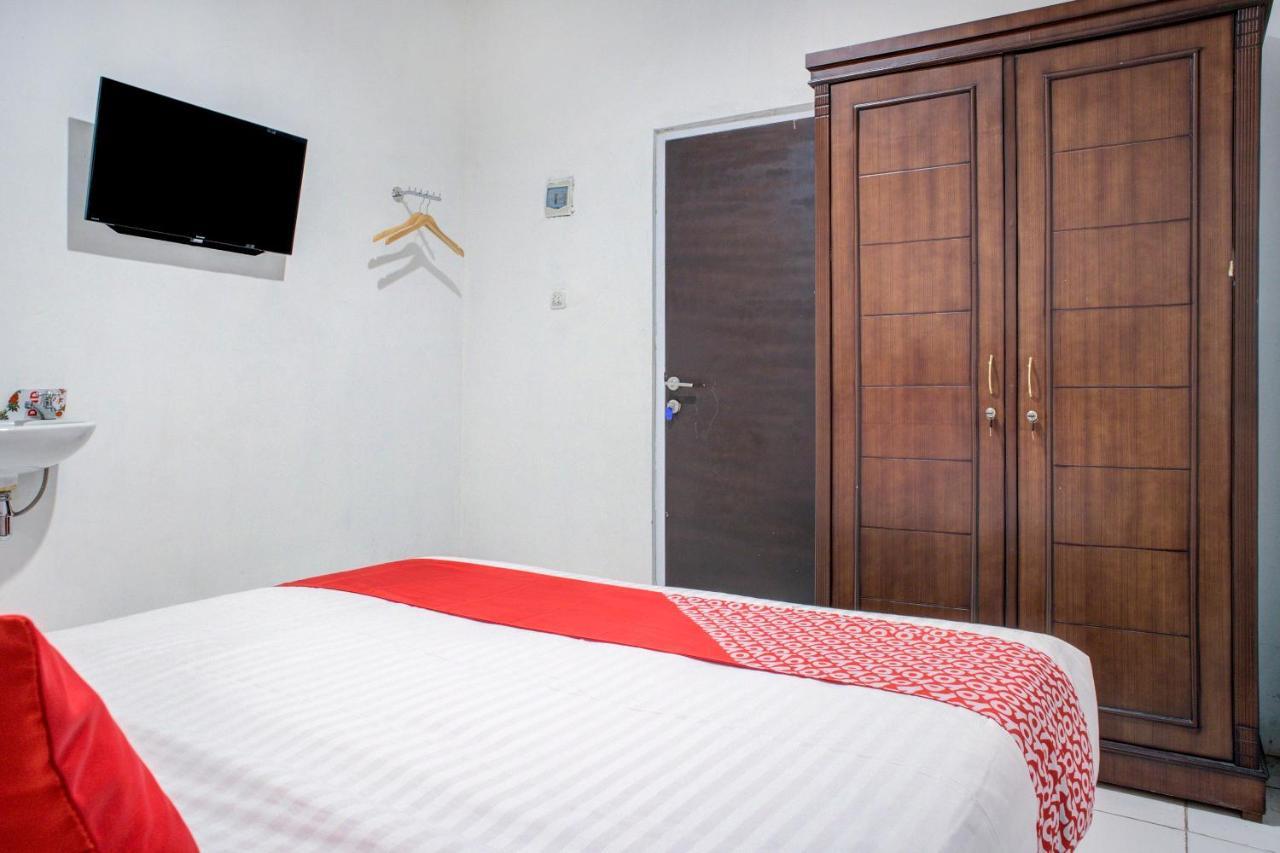 Oyo 3690 Wisma Yani Syariah Padang  Luaran gambar